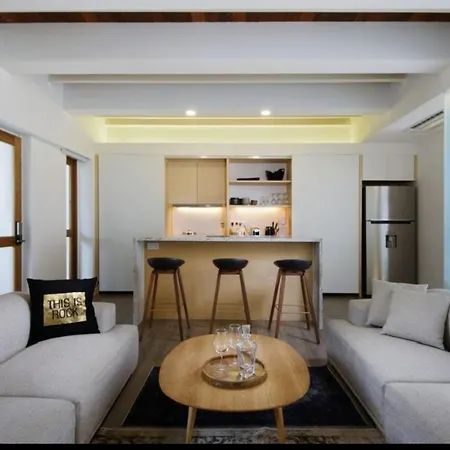 40 Home4Stay Deluxe 3Storeyterrace Nearbybeach